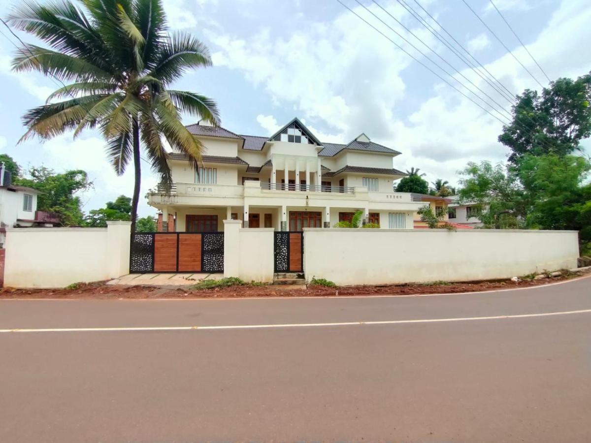 Nandhanam Holidays Kannur Exteriör bild